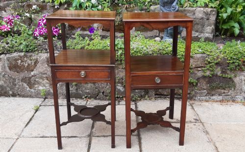 A MATCHED PAIR OF GEORGIAN BEDSIDE TABLES - ADDITIONAL PHOTO 1