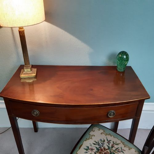 MAHOGANY GEORGIAN BOW FRONT SIDE TABLE - ADDITIONAL PHOTO 7