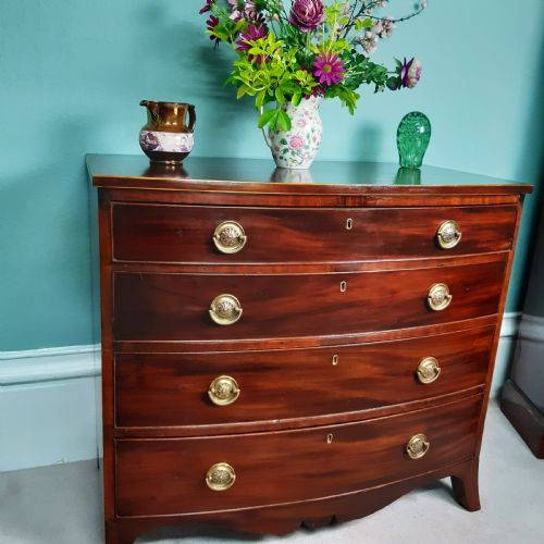SUPERB SMALL MAHOGANY BOW FRONT CHEST OF DRAWERS - ADDITIONAL PHOTO 1