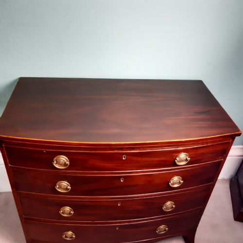 SUPERB SMALL MAHOGANY BOW FRONT CHEST OF DRAWERS - ADDITIONAL PHOTO 3