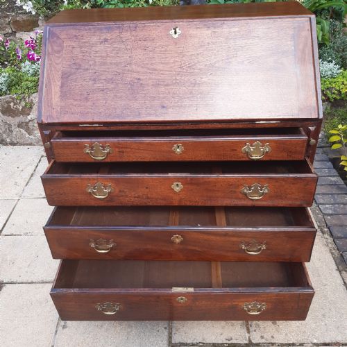 EARLY GEORGIAN MAHOGANY BUREAU WRITING DESK - ADDITIONAL PHOTO 3