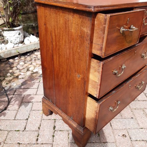 RARE SMALL GEORGIAN CHEST OF DRAWERS - ADDITIONAL PHOTO 6