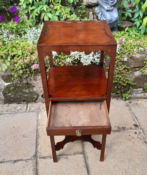 PRETTY MAHOGANY BEDSIDE TABLE - ADDITIONAL PHOTO 6