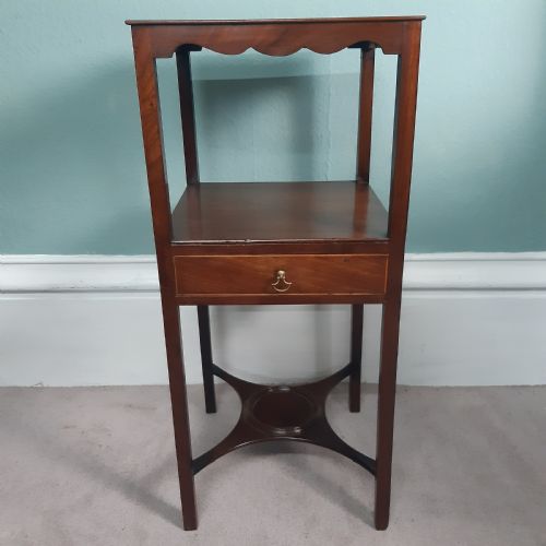 GEORGIAN MAHOGANY BEDSIDE TABLE - ADDITIONAL PHOTO 1
