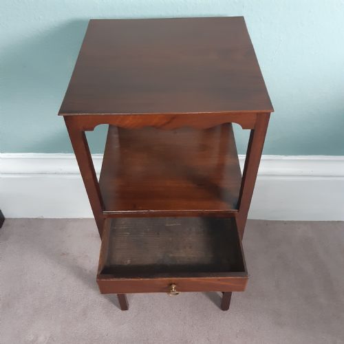 GEORGIAN MAHOGANY BEDSIDE TABLE - ADDITIONAL PHOTO 5