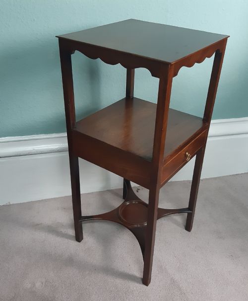 GEORGIAN MAHOGANY BEDSIDE TABLE - ADDITIONAL PHOTO 7
