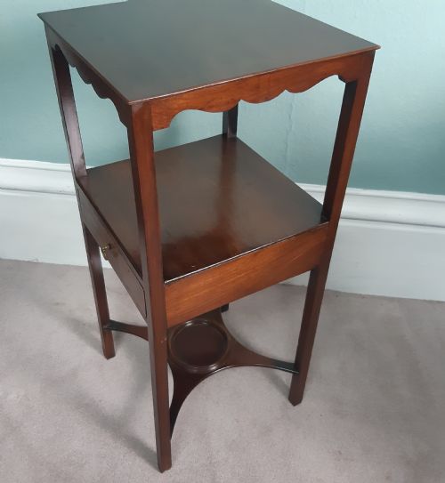 GEORGIAN MAHOGANY BEDSIDE TABLE - ADDITIONAL PHOTO 8