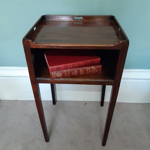 georgian mahogany bedside table - CATEGORY: ANTIQUE CABINETS - DATED 18TH CENTURY