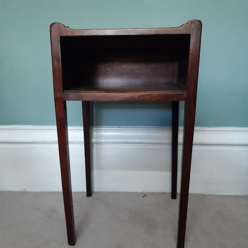 GEORGIAN MAHOGANY BEDSIDE TABLE - ADDITIONAL PHOTO 2