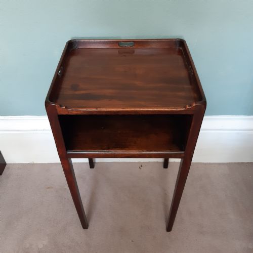 GEORGIAN MAHOGANY BEDSIDE TABLE - ADDITIONAL PHOTO 8