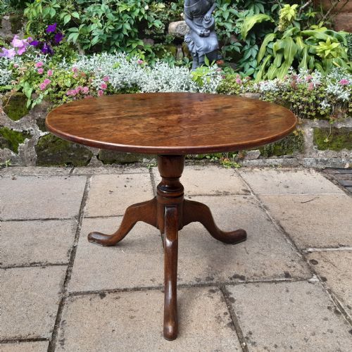 oak coffee table - CATEGORY: ANTIQUE TABLES - DATED 18TH CENTURY