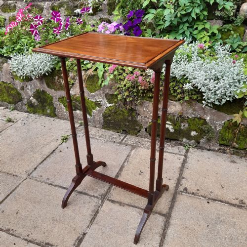 elegant regency mahogany wine lamp table - CATEGORY: ANTIQUE TABLES - DATED REGENCY