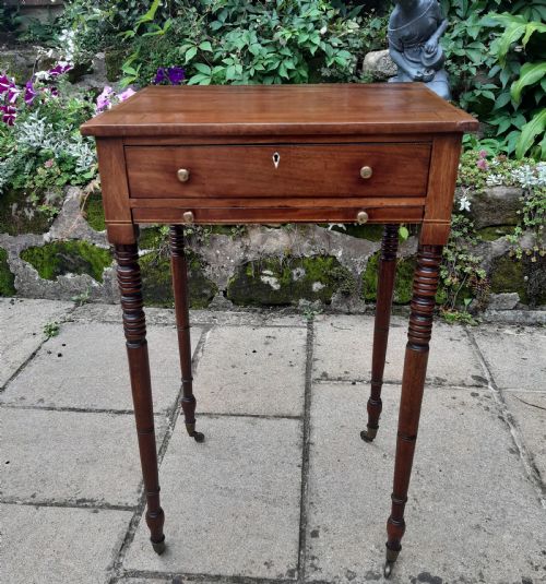 elegant regency mahogany lamp side table - CATEGORY: ANTIQUE TABLES - DATED REGENCY