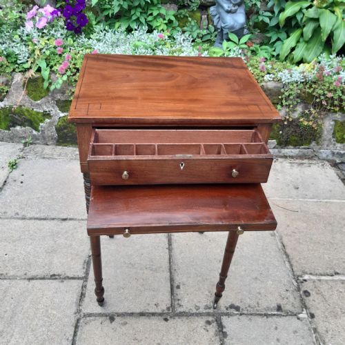 ELEGANT REGENCY MAHOGANY LAMP SIDE TABLE - ADDITIONAL PHOTO 4