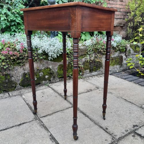 ELEGANT REGENCY MAHOGANY LAMP SIDE TABLE - ADDITIONAL PHOTO 9