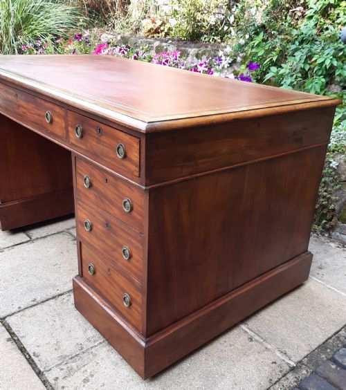 LARGE MAHOGANY PEDESTAL DESK VICTORIAN - ADDITIONAL PHOTO 4