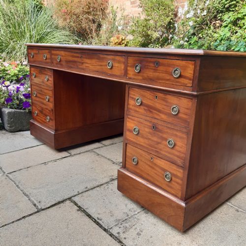 LARGE MAHOGANY PEDESTAL DESK VICTORIAN - ADDITIONAL PHOTO 5