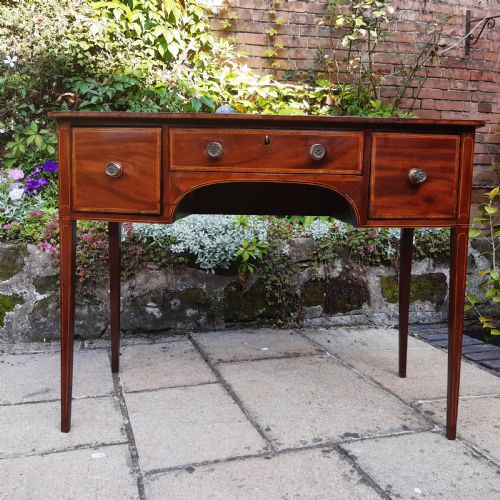 GEORGIAN MAHOGANY DRESSING TABLE - ADDITIONAL PHOTO 4