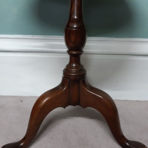 SMALL OAK TRIPOD TABLE - ADDITIONAL PHOTO 2