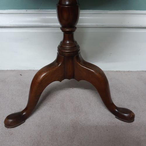 SMALL OAK TRIPOD TABLE - ADDITIONAL PHOTO 3