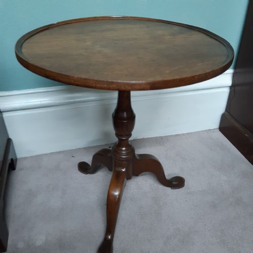 SMALL OAK TRIPOD TABLE - ADDITIONAL PHOTO 4