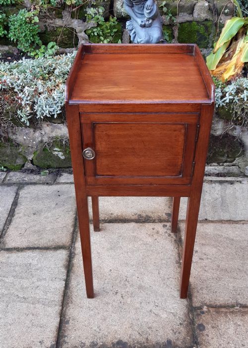 MAHOGANY BEDSIDE CUPBOARD - ADDITIONAL PHOTO 1