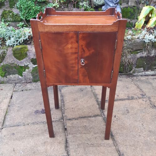 pretty georgian bedside cupboard - CATEGORY: ANTIQUE CUPBOARDS - DATED 1800