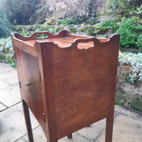 PRETTY GEORGIAN BEDSIDE CUPBOARD - ADDITIONAL PHOTO 3