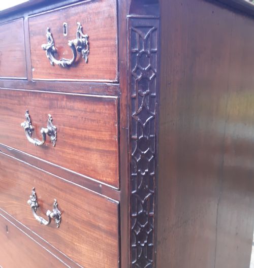 GEORGIAN MAHOGANY CHEST OF DRAWERS - ADDITIONAL PHOTO 4