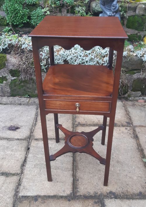 a georgian mahogany bedside table - CATEGORY: ANTIQUE CABINETS - DATED 1800