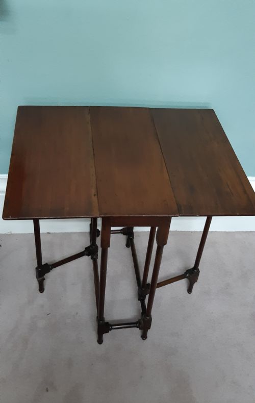 SMALL SPIDER LEG TABLE - ADDITIONAL PHOTO 1