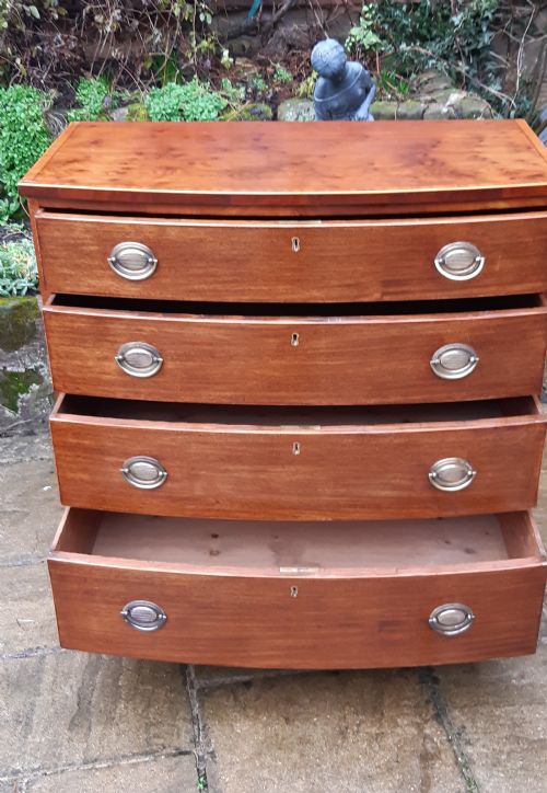 BOW FRONT CHEST OF DRAWERS - ADDITIONAL PHOTO 4