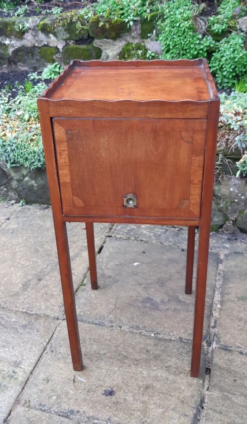 MAHOGANY BEDSIDE CUPBOARD - ADDITIONAL PHOTO 1