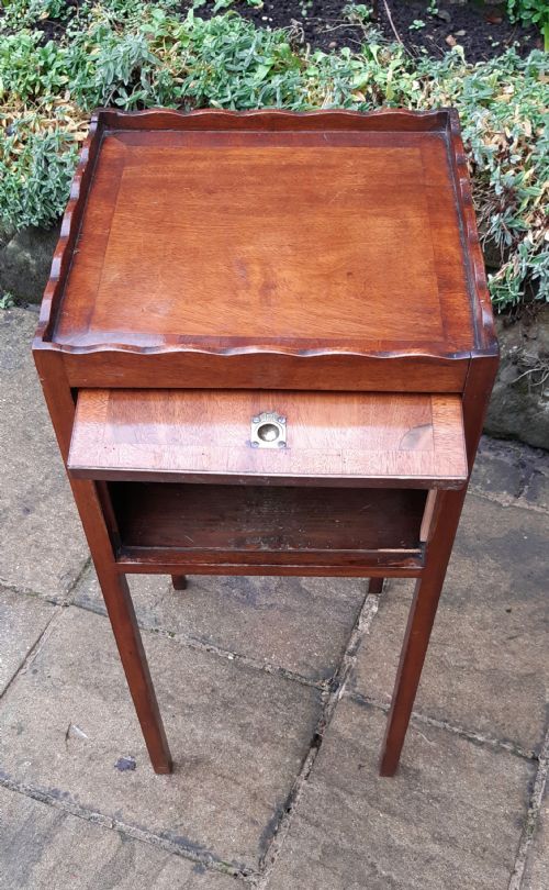 MAHOGANY BEDSIDE CUPBOARD - ADDITIONAL PHOTO 3