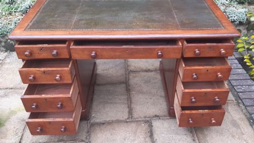 MAHOGANY PEDESTAL DESK - ADDITIONAL PHOTO 1