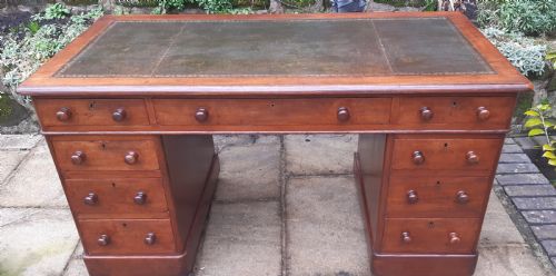 MAHOGANY PEDESTAL DESK - ADDITIONAL PHOTO 3