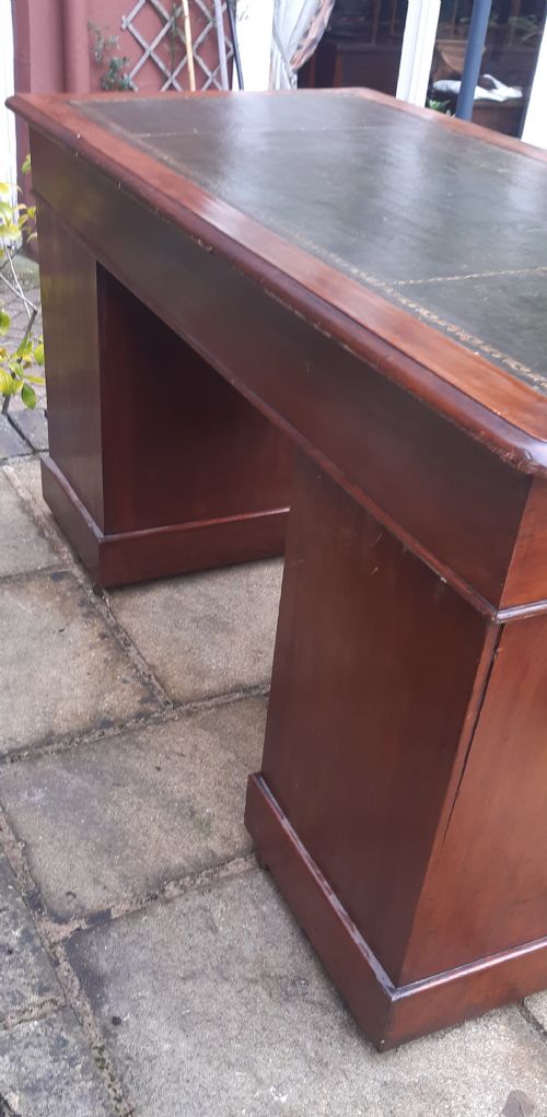 MAHOGANY PEDESTAL DESK - ADDITIONAL PHOTO 8
