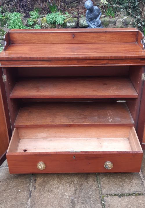 PRETTY MAHOGANY GEORGIAN SIDE CABINET - ADDITIONAL PHOTO 3