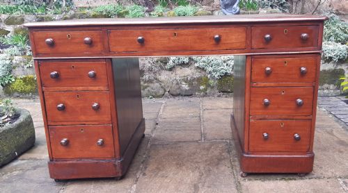 VICTORIAN PEDESTAL DESK - ADDITIONAL PHOTO 1