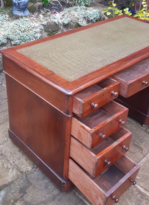VICTORIAN PEDESTAL DESK - ADDITIONAL PHOTO 2