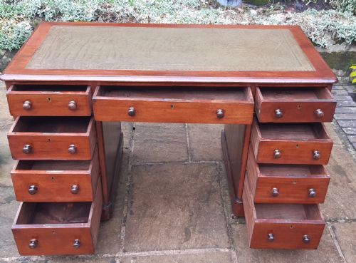 VICTORIAN PEDESTAL DESK - ADDITIONAL PHOTO 4