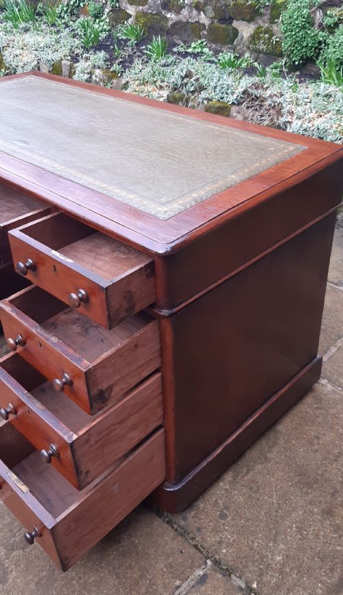 VICTORIAN PEDESTAL DESK - ADDITIONAL PHOTO 5