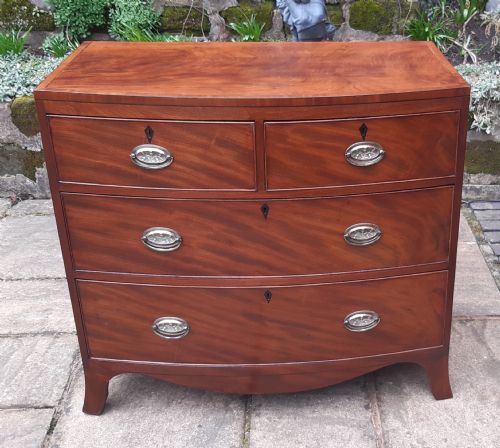small bow fronted chest of drawers - CATEGORY: ANTIQUE CHEST OF DRAWERS - DATED 1800