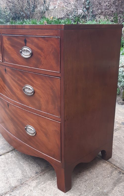 SMALL BOW FRONTED CHEST OF DRAWERS - ADDITIONAL PHOTO 5