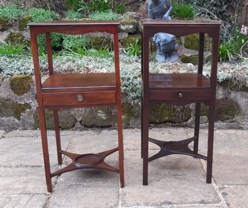 A MATCHED PAIR OF BEDSIDE TABLES - ADDITIONAL PHOTO 2