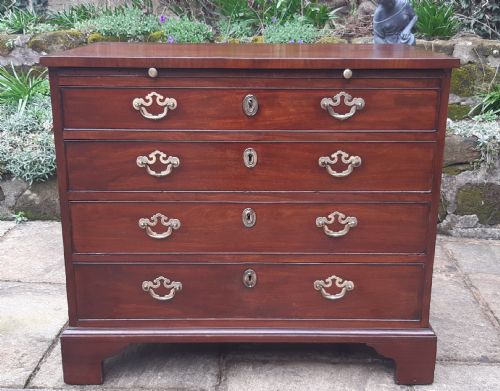 SMALL GEORGIAN CHEST OF DRAWERS - ADDITIONAL PHOTO 1