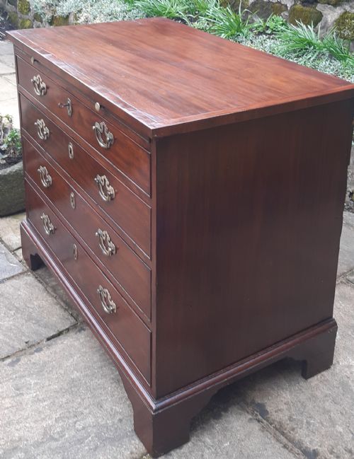 SMALL GEORGIAN CHEST OF DRAWERS - ADDITIONAL PHOTO 4