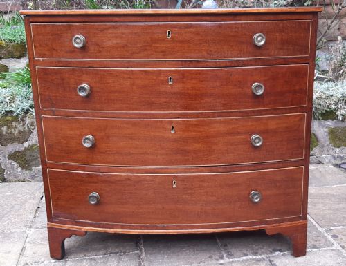 BOW FRONT CHEST OF DRAWERS - ADDITIONAL PHOTO 2