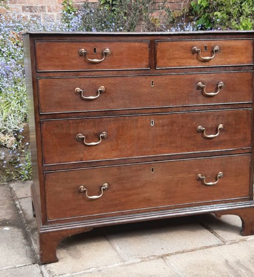 GEORGIAN OAK CHEST OF DRAWERS - ADDITIONAL PHOTO 1