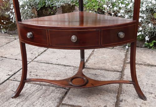 GEORGIAN MAHOGANY CORNER TABLE - ADDITIONAL PHOTO 1
